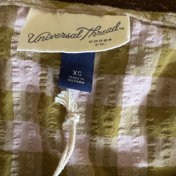 Universal Threads Oversized Plaid Cropped Top - Picture 6 of 8